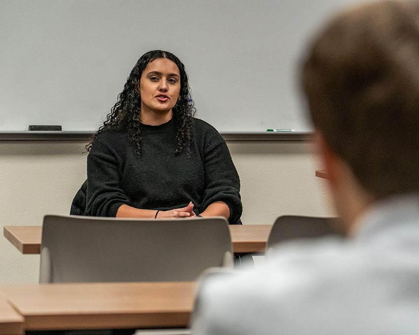 Dreona Hughes ’22, MBA ’23 speaking with students