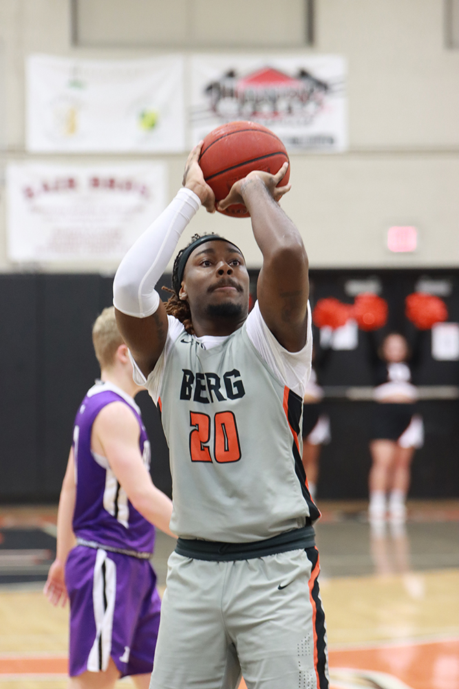 Martone Cole ’22 shooting a free throw