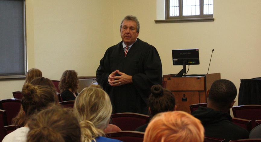 Judge & professor: Shuff talks Constitution during court