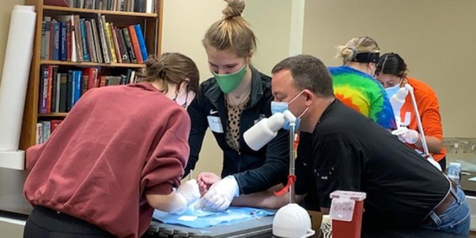 Dr. Frank Krupka '94 in BIO lab