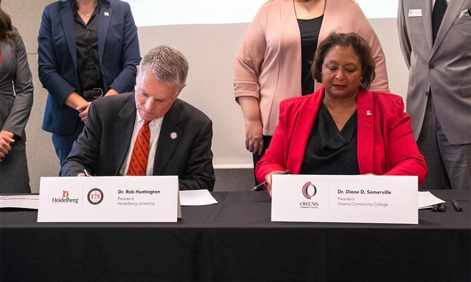 HU Owens Student Prince express signing