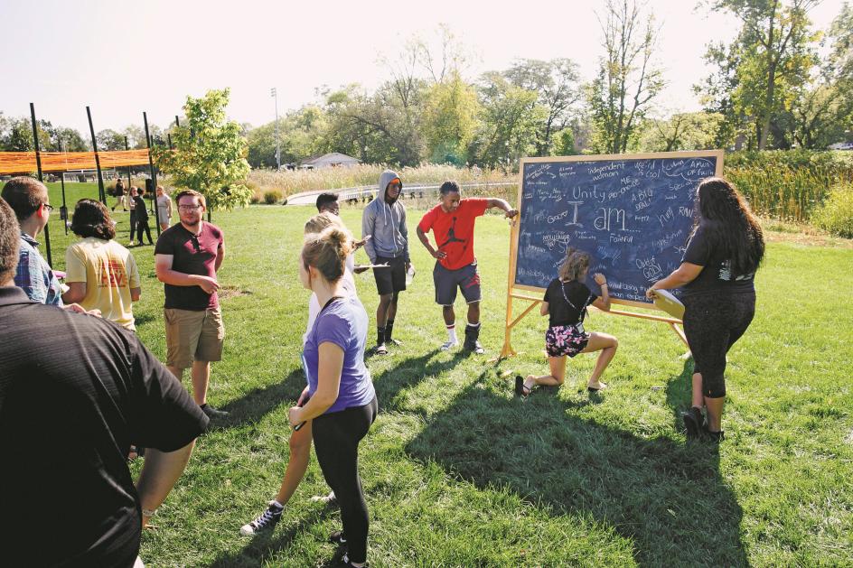 Heidelberg students of diversity particiapte in a unity activity.