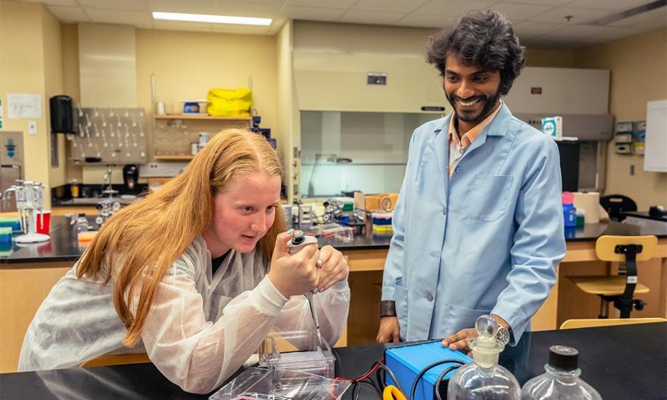 Dr. Noel Mano & Kacy Connolly in summer genetics research program