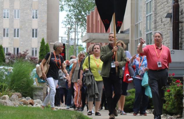 Class of 1970 parades through campus