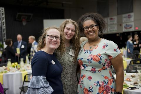 students at pals dinner